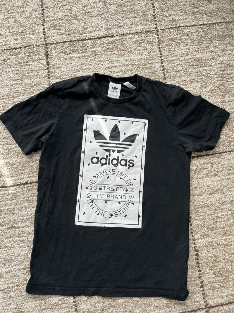 Musta adidas t-paita M