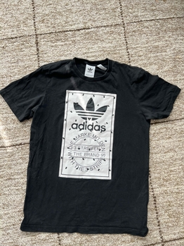 Musta adidas t-paita M