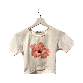 Valkoinen lyhythihainen t-paita kukkakuviolla