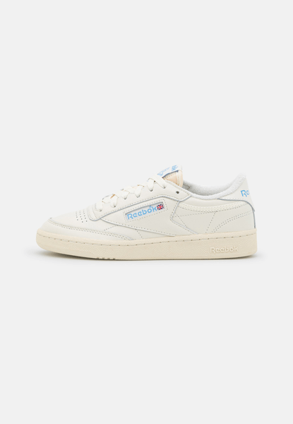 Low top sneakers