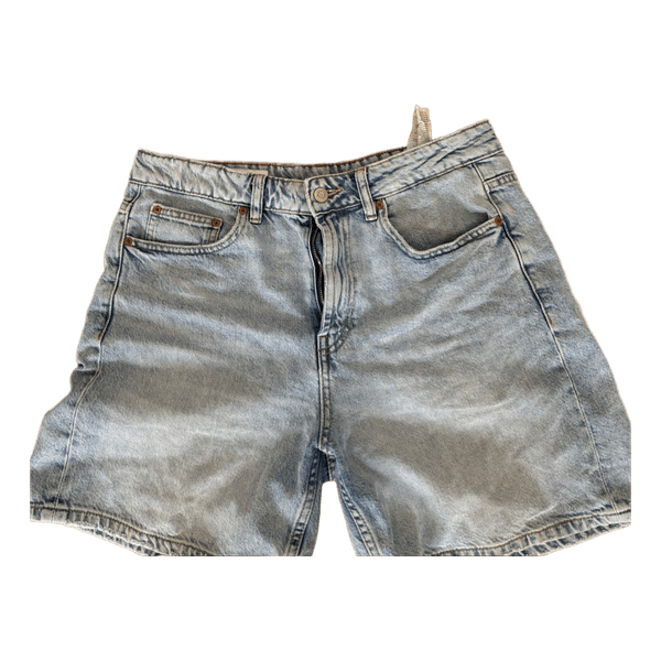 Lyseblå denimshorts