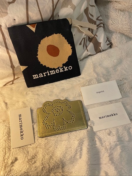 Uusi Marimekon Unikko Imprint korttikotelo