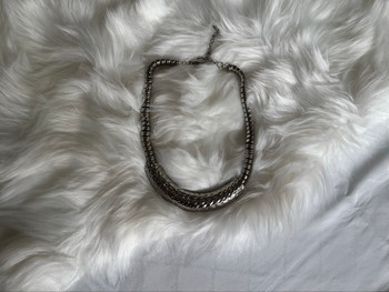 Silver tone hammered necklace