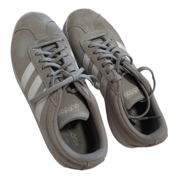 Grå Adidas sneakers