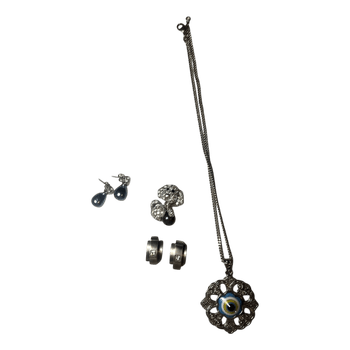 Silver jewellery set