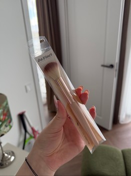 Naujas skaistalų šepetėlis.