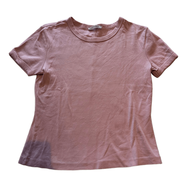 Lyserød t-shirt