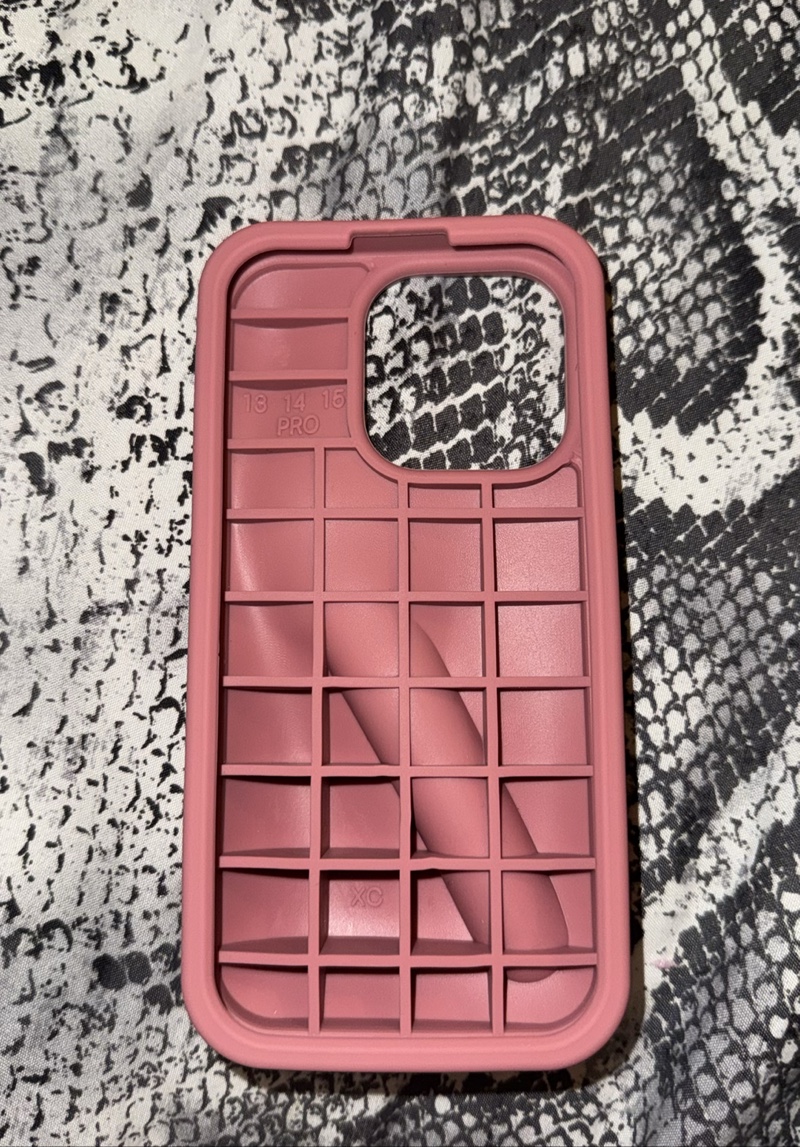 RIMOWA Pink iPhone 17 Pro Max Rimowa phone case — Secondhand Phone