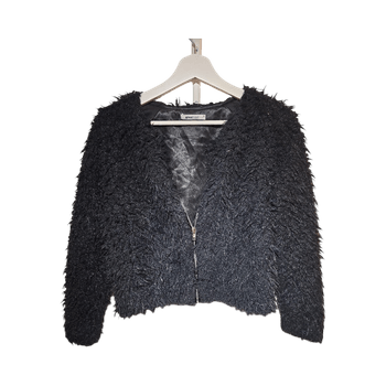 Musta karvainen jakku