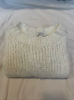 Hvid strikket vest