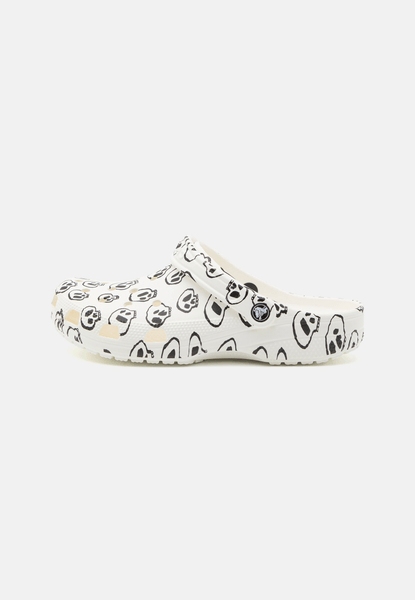 Classic skull clogs