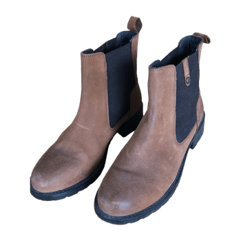 Linear boots