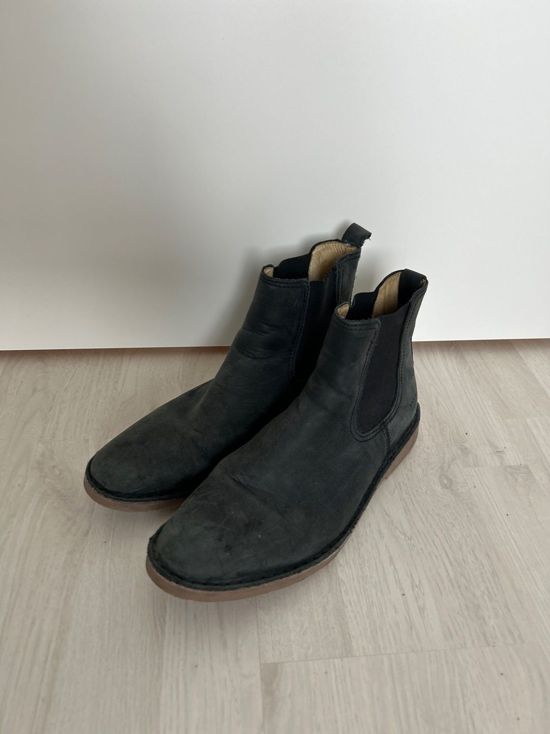 Makia boots