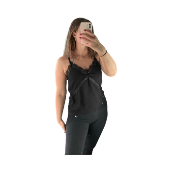 Musta pitsicamitoppi