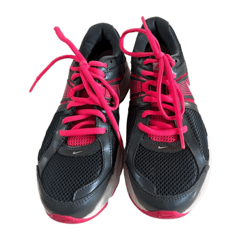 Nike sports shoes