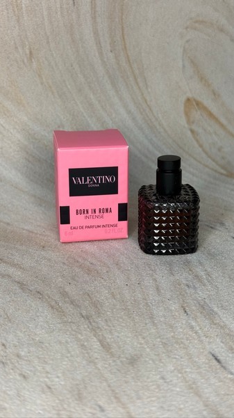 Valentino Born in Roma Donna