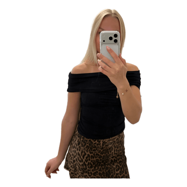 Musta off-shoulder-toppi S