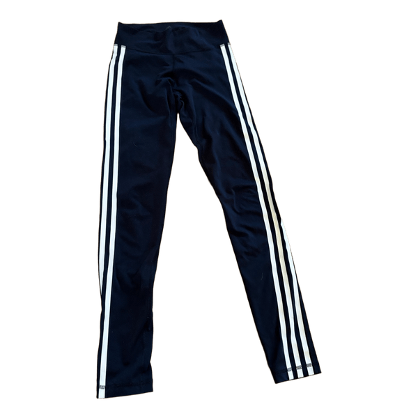 Mustat Adidas urheilutrikoot