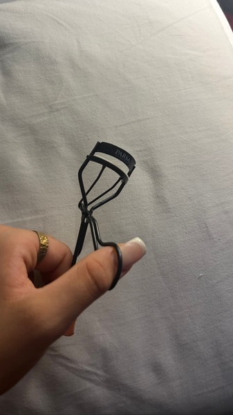 Parsa eyelash curler