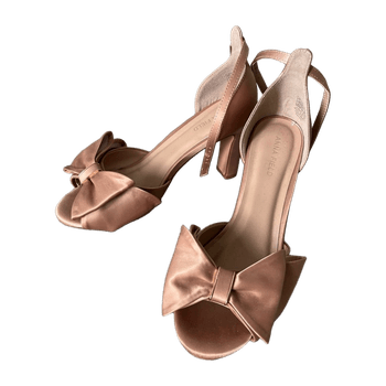 Anna field heels