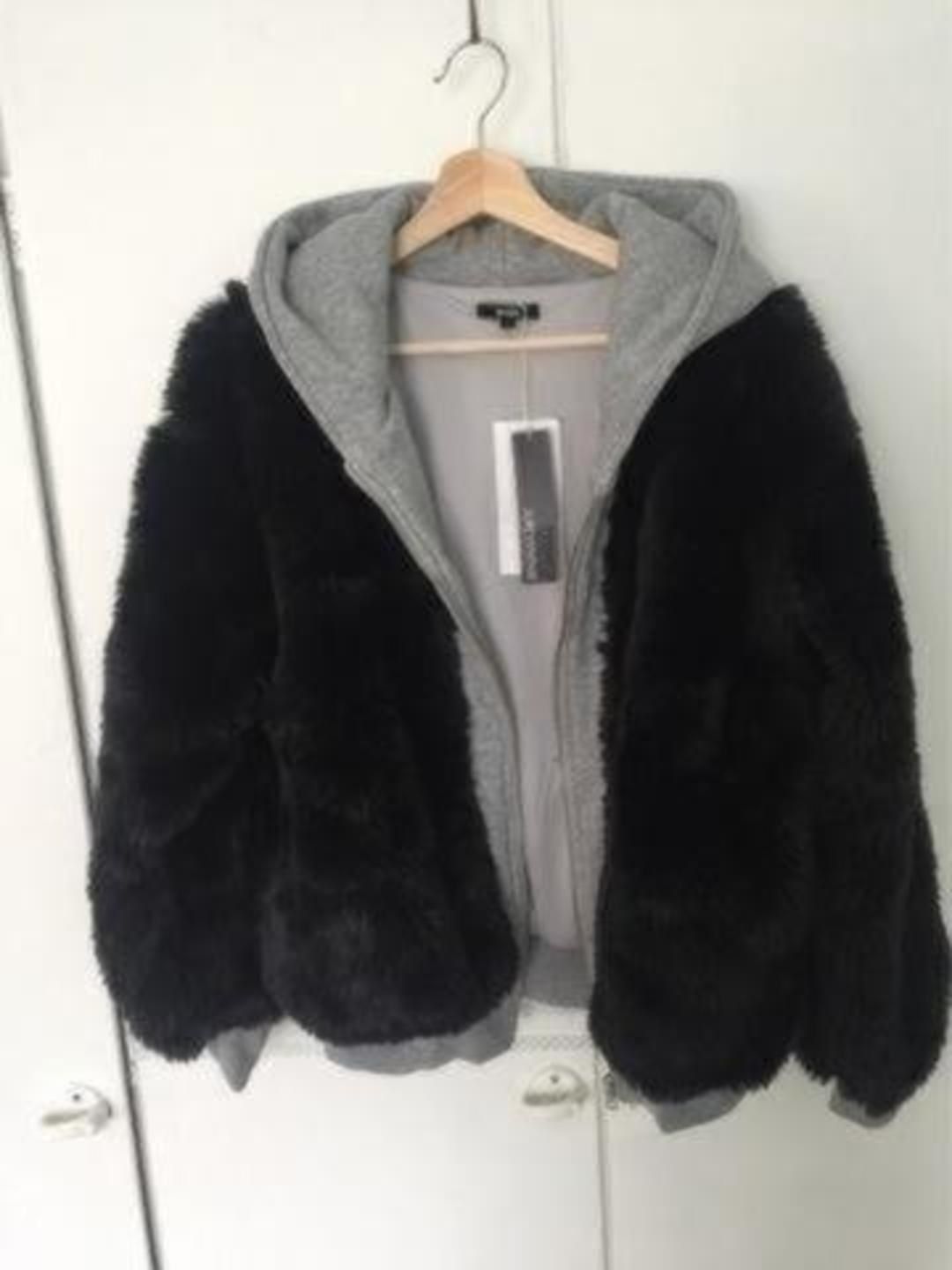 Jupe vendue coat