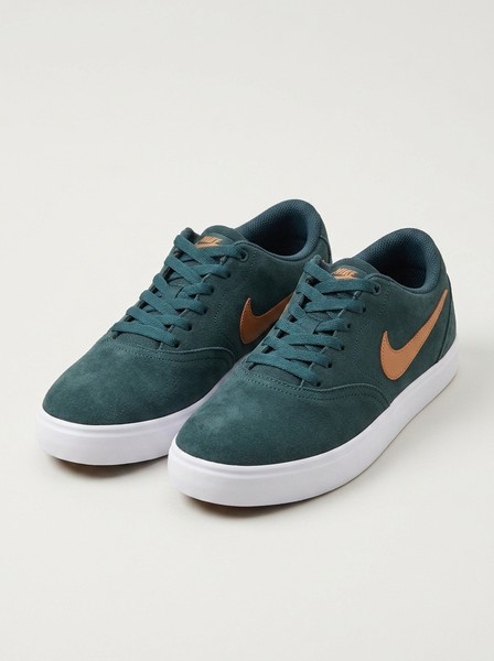 Vihreät Nike tennarit