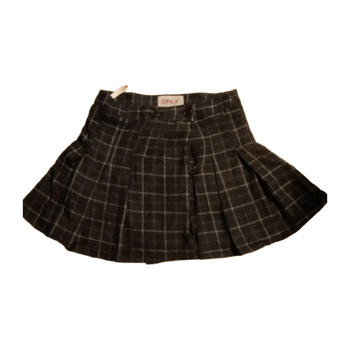 Only skirt