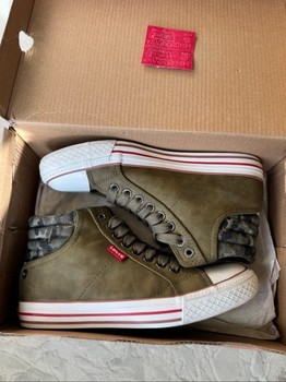 Levi's high-top sneakers