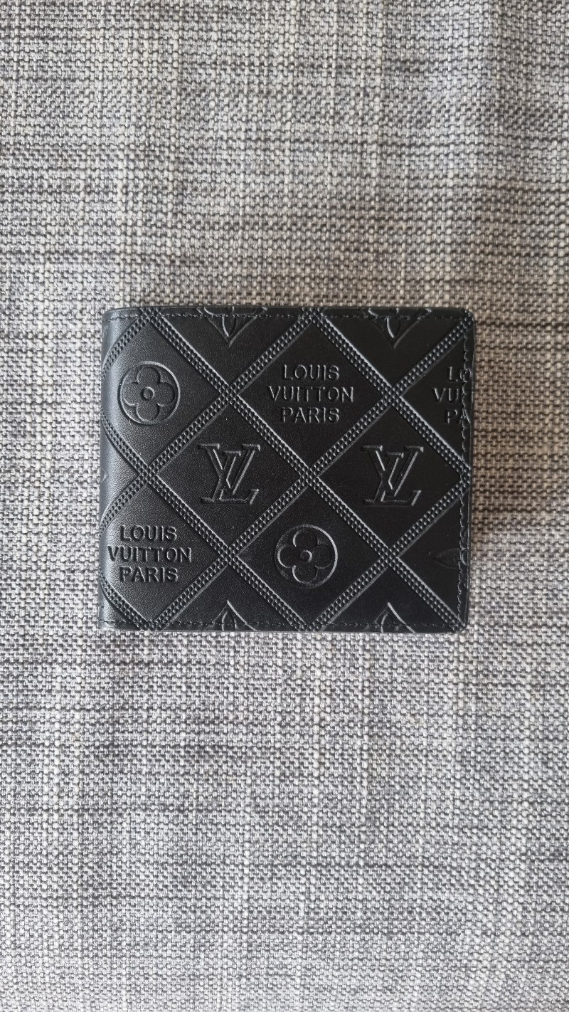 LV lompakko