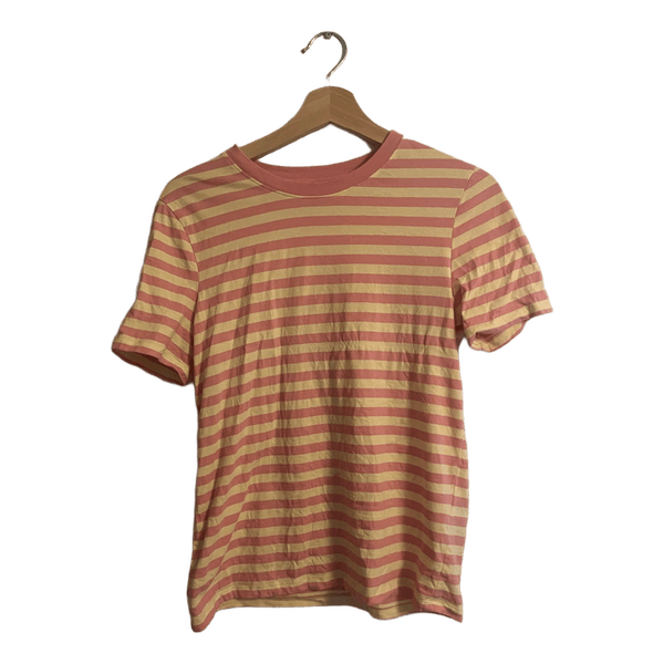 Stribet lyserød og gul t-shirt