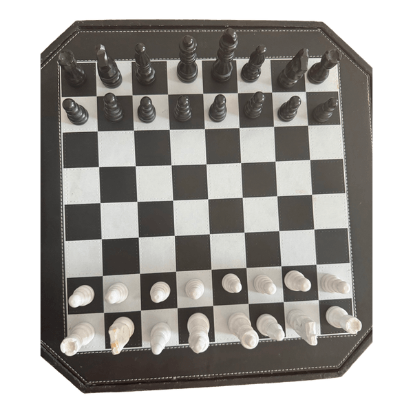 Chess set with board