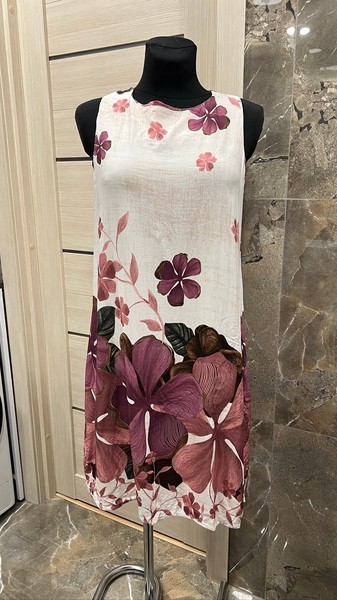 Floral sleeveless viscose dress