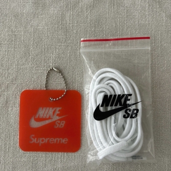 Nike Supreme Orange Tag and Shoelaces
