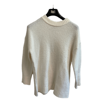 White knit jumper