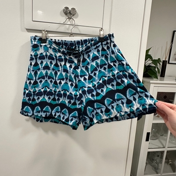 Gina Tricot shortsit