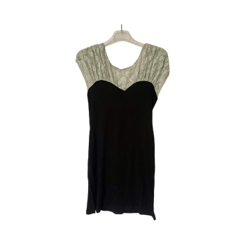 Black shirt with lace 