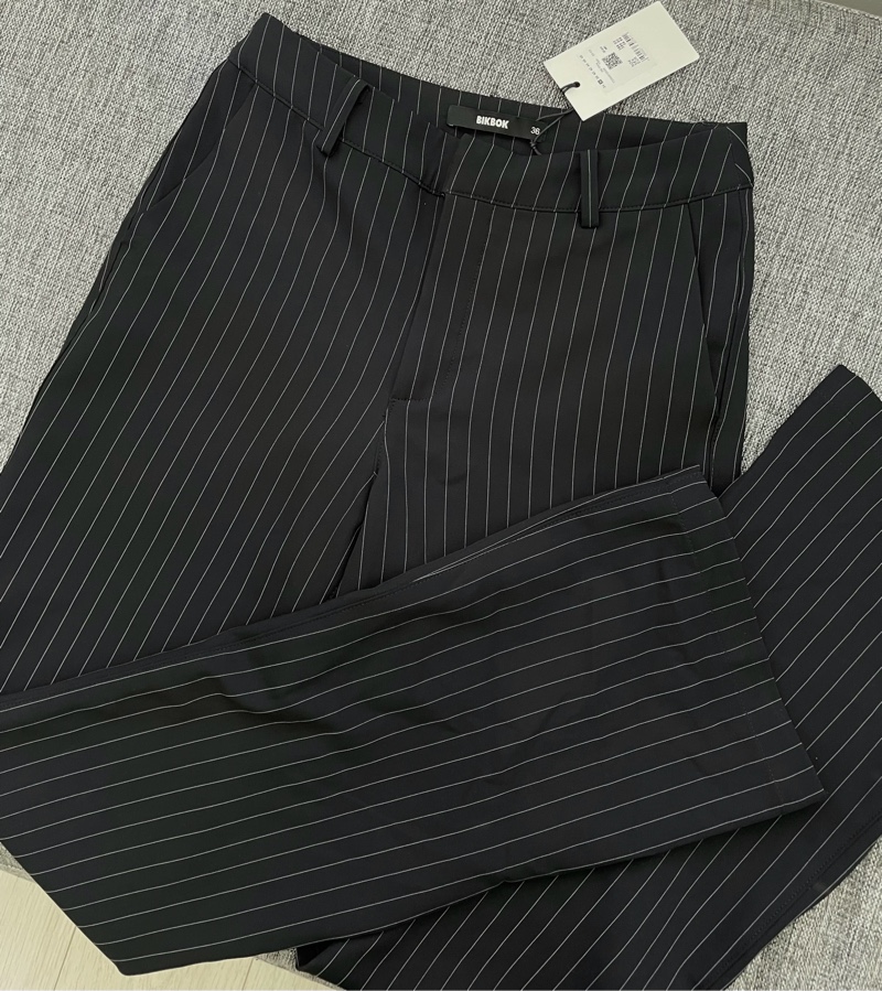 BikBok suorat housut