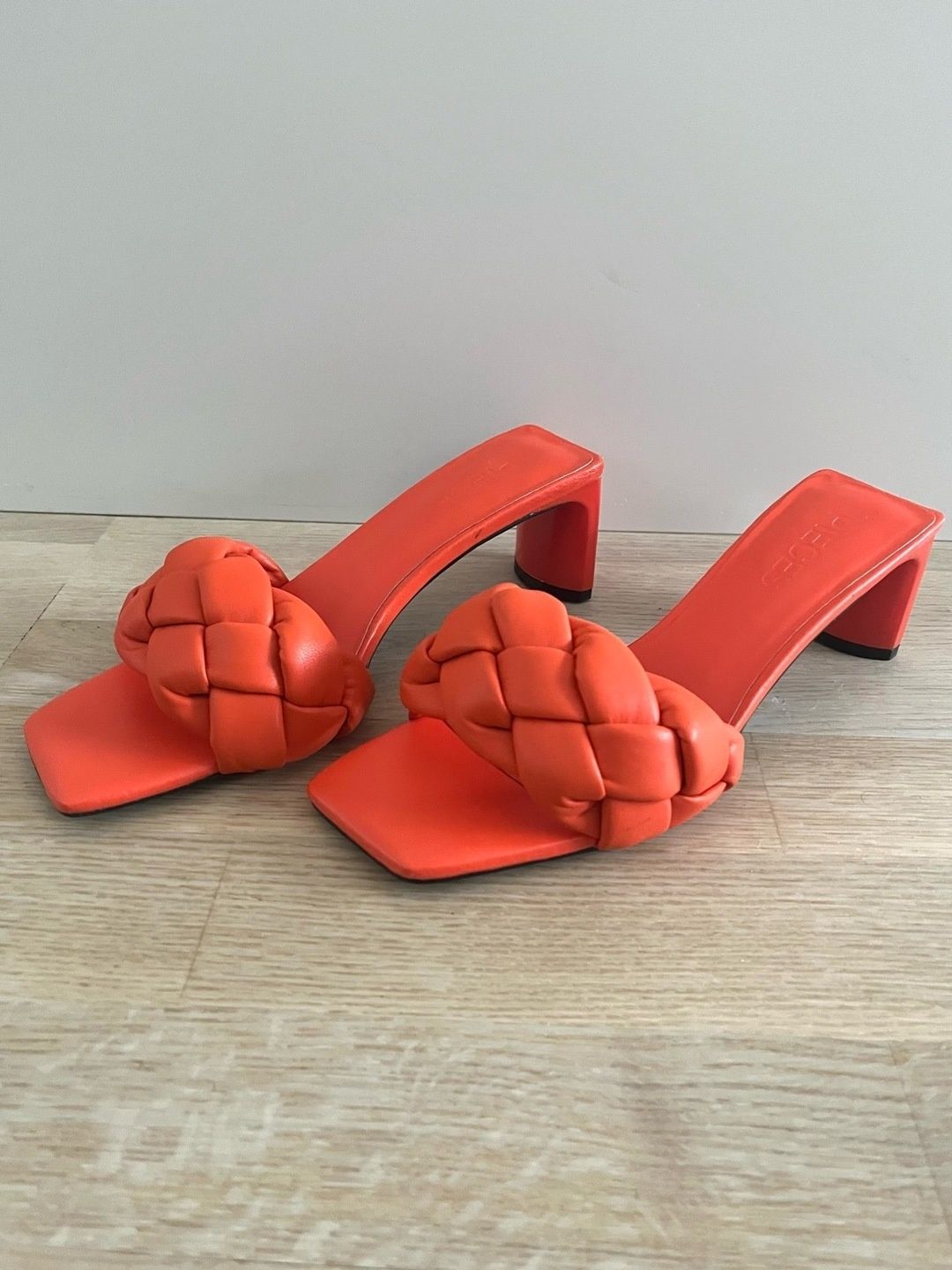 Pieces heels