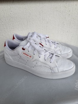 Adidas Sleek 'Heart Embossed - White Scarlet