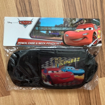 Cars penaali ja kaulapussi