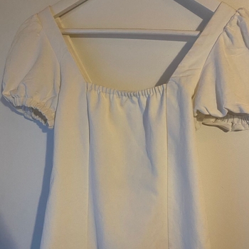 Valkoinen kesämekko