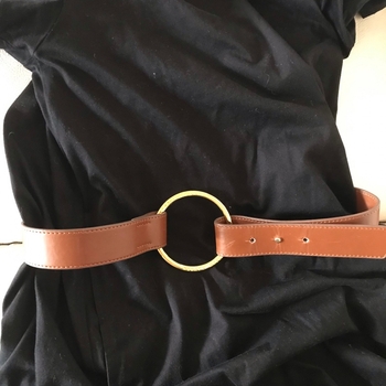 Ruskea Ralph Lauren nahkavyö kultarenkaalla