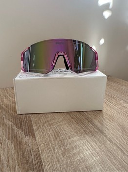 SCVCN sportiniai akiniai nuo saulės su UV400 apsauga