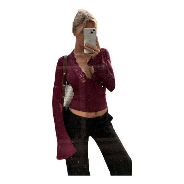 Bordeaux top med v neck og blonder.