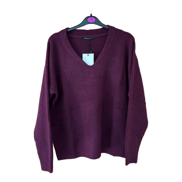 Maroon v-neck knit sweater