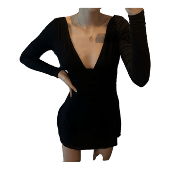 Black long sleeve dress