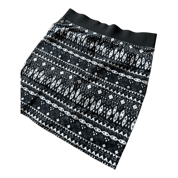 Geometric pattern mini skirt