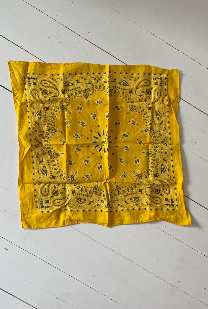 Keltainen bandana