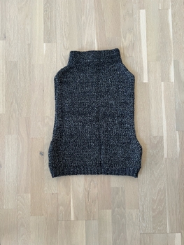 Zara Knit Slipover in a Mottled Black Shade, size S