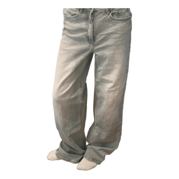 Light wash wide leg jeans